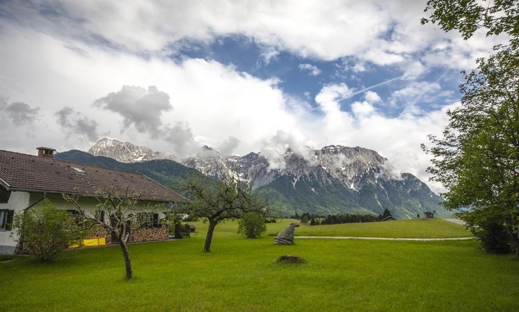 Zum Bergbauer Apartamento Mittenwald Exterior foto